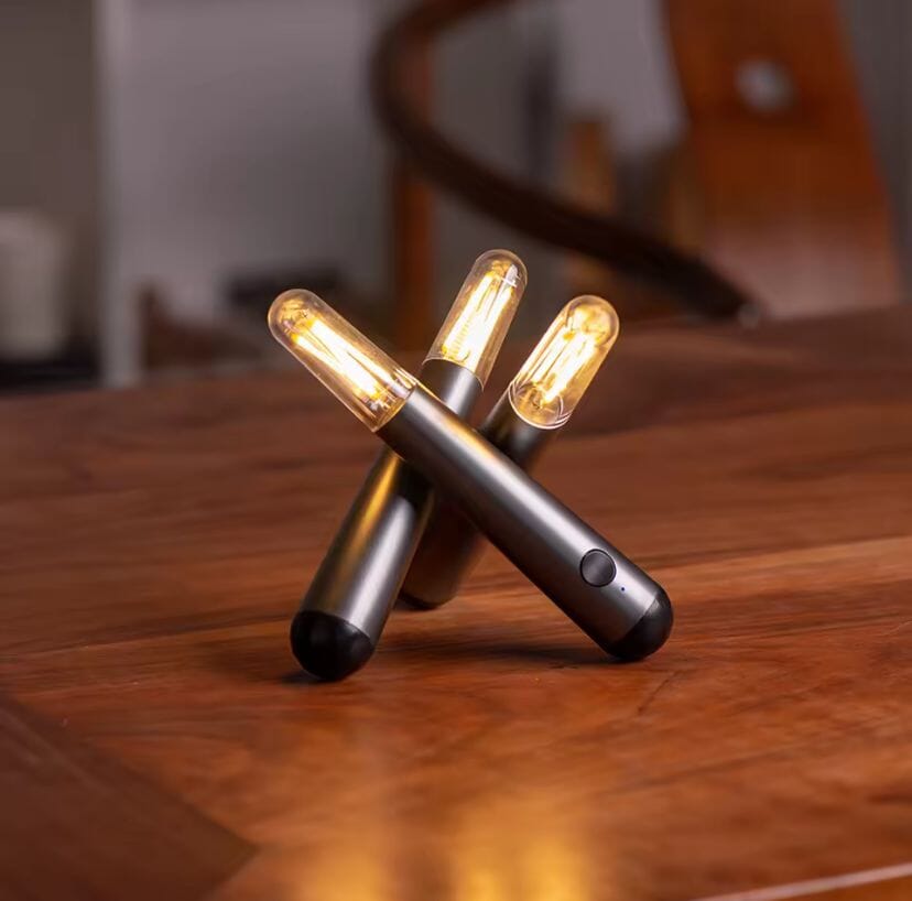 Luminária Móvel Touch de Mesa Articualda Flame USB