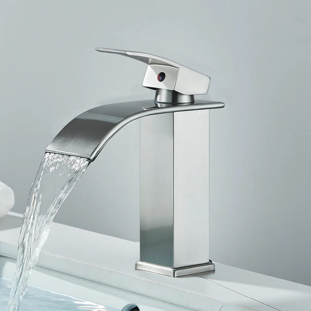 Torneira Monocomando Cascata Slim 19cm - Aço inoxidável e Água Quente e Fria