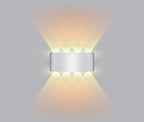 Loja Capricho Arandela 0005 Branco / 4 feixes de luz Luminária Arandela de Parede 4 Feixes de Luz para Jardim Escada