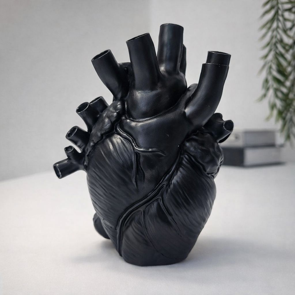Escultura Coração de Vaso em Resina