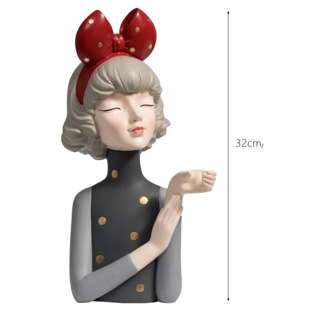 Escultura de Boneca Milly - Suporte para Taça e Garrafa