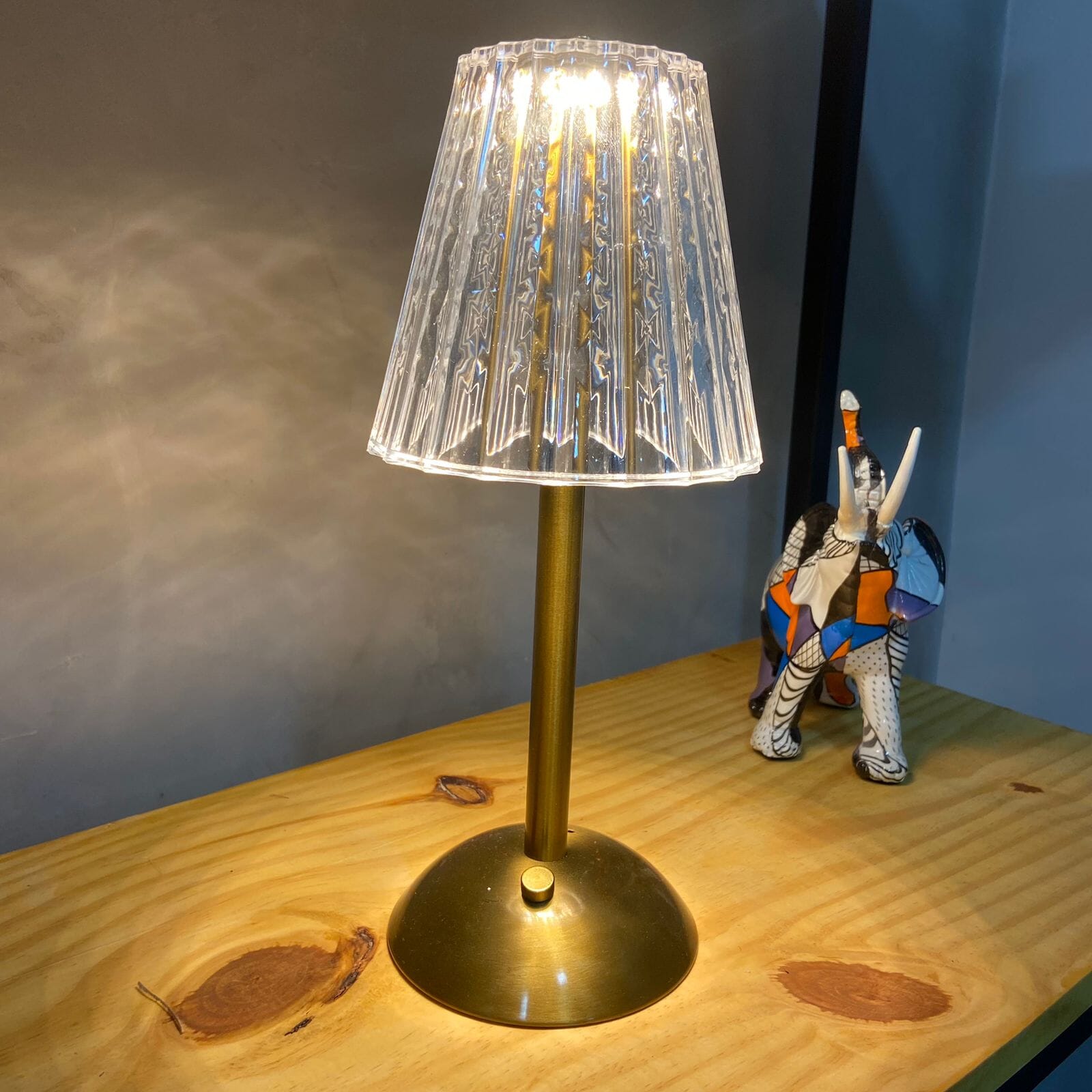 Luminária Abajur de Mesa Móvel Vintage Recarregável e Sem Fio - Decors
