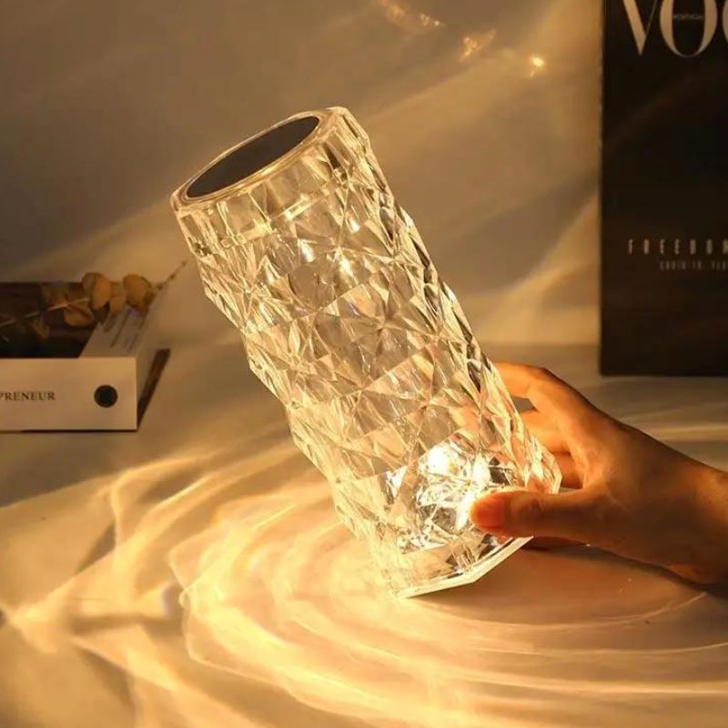 Luminária Cristal Touch de Mesa em Led - 16 Cores (Sem fio e Recarregável) - Decors