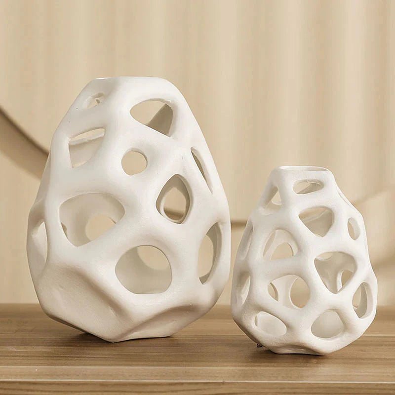 Vaso Louis Contemporâneo Vazado em Cerâmica - Decors